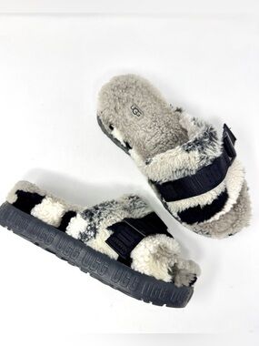 UGG NWOT Fluffita Camouflage Faux Shearling Slippers size 8